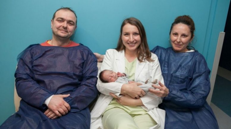 Чудо в световната медицина се случи у нас! Български лекар раздели сиамски близнаци в утробата на майката преди раждането