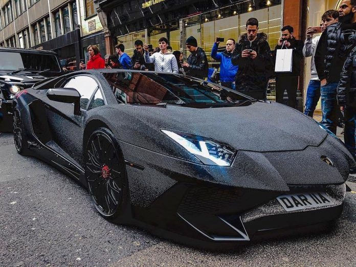 Рускиня покри Aventador-а си в 2 милиона кристала на Swarovski