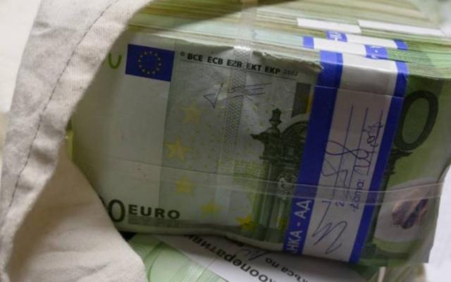Всички с кредити трябва знаят това! След приемането на Еврото в България парите ви ще станат