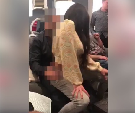 Благой Иванов е мъжът, в чийто скут танцува Джени Суши!?