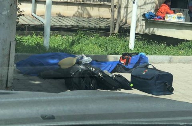 Мъж издъхна пред входа на болница, не му оказали помощ