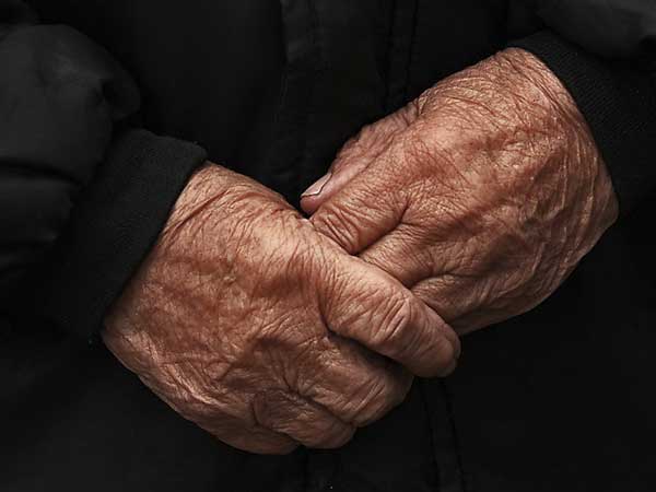 Майките винаги са с нас, дори и след смъртта… Трогателна притча за майката