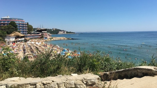 Заплати от 2600 до 5000 лв. за сезона край морето