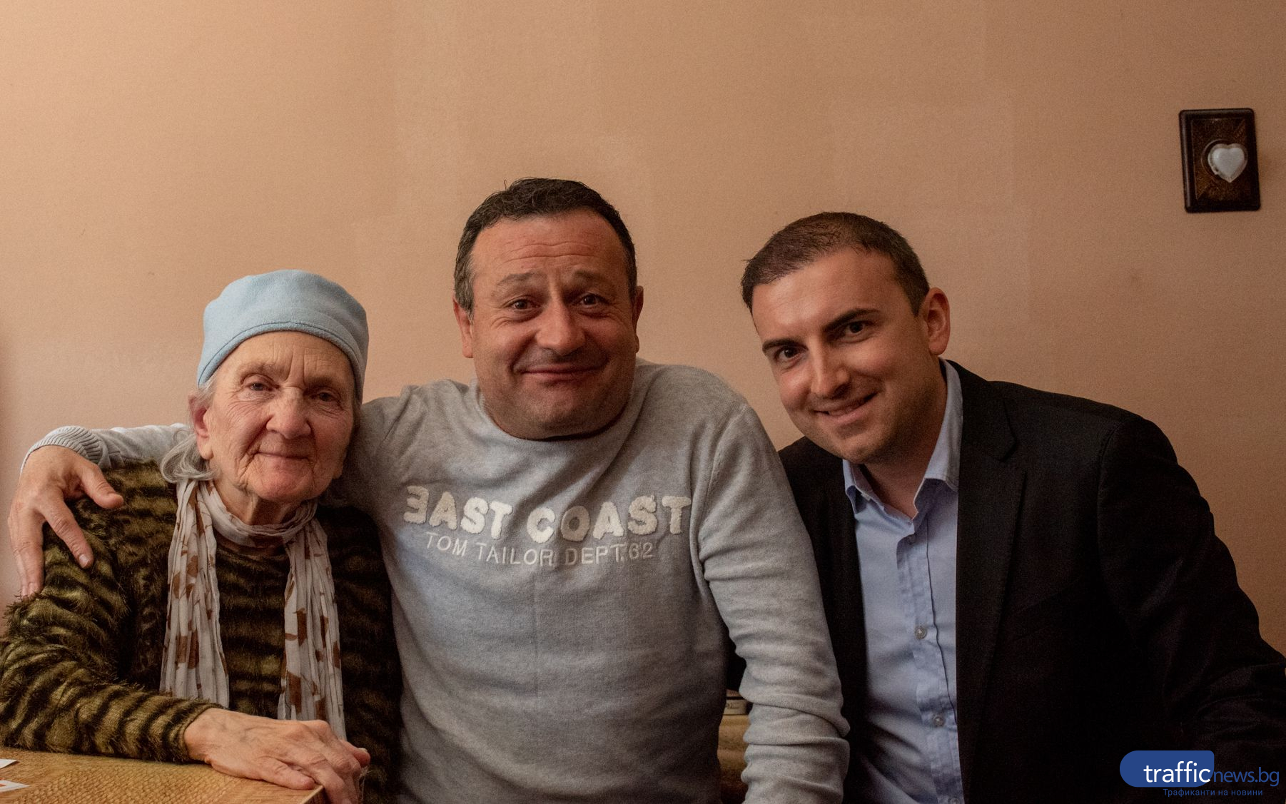 Димитър Рачков направи нещо уникално! Посети 91-годишна жена, която не е излиза 7 години от дома си!