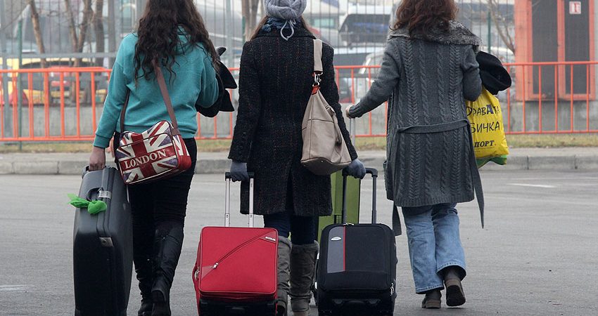 Разговор между 2 български емигрантки в Англия шокира мрежата – вижте го!