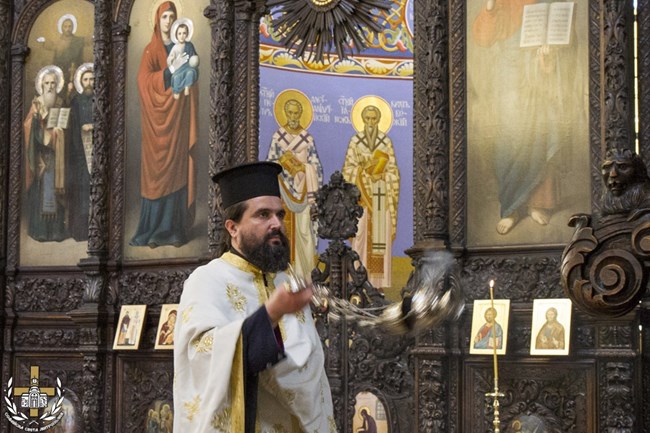Молитва за покойниците, а не пикник на гроба е Задушница