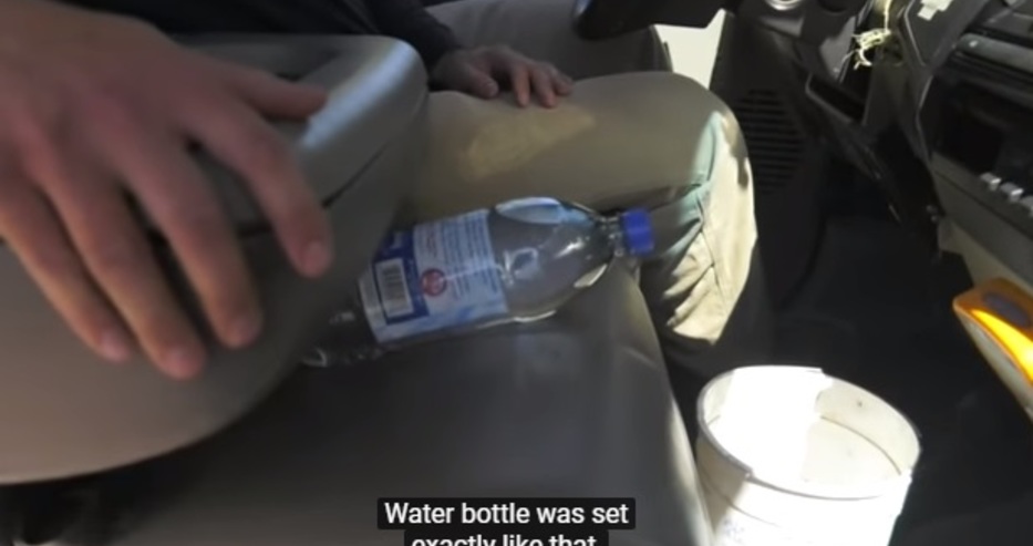 Не го правете! Ако оставите пластмасова бутилка с вода в купето на колата може да стане това (Видео)