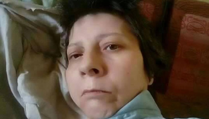 Деца събират пари, за да могат да погребат майка си