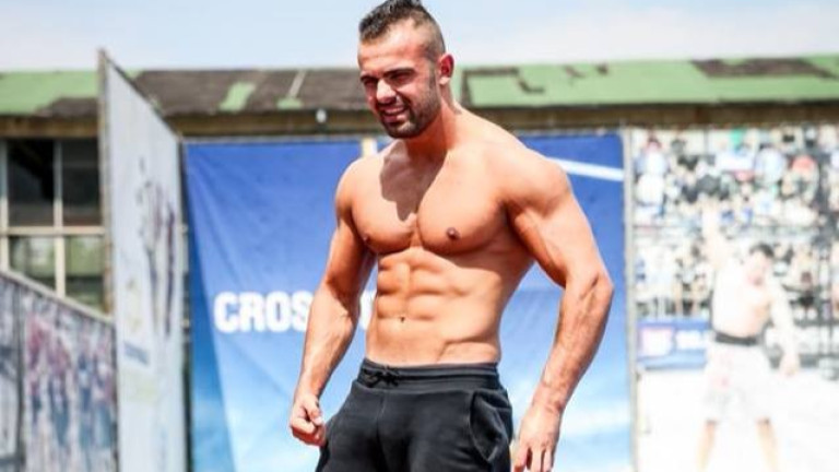 Ричард Величков вкара жена в „Пирогов“