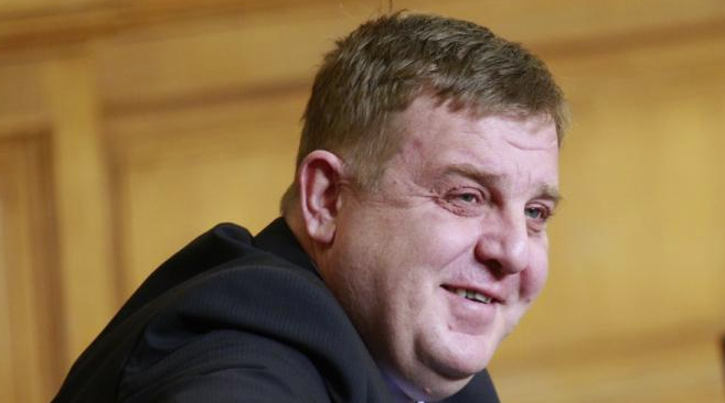 Красимир Каракачанов: Българите да работят, а не да чакат на социалната „ясла“