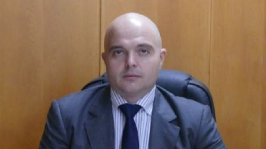 МВР се похвали с над 300 акта за разходки и струпване на хора