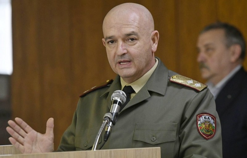 Пикът на епидемията ще е около Великден, изолация най- рано до Гергьовден