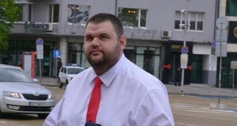 Делян Пеевски дарил тайно 500 000 лв. на „Пирогов“