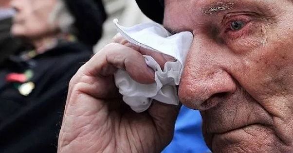 БЪЛГАРИН изригна срещу управниците: Няма да ни убиете, ще си платите за всичко, за всеки откраднат лев…