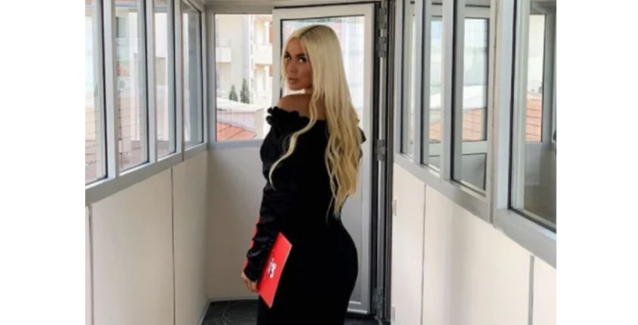 Цяла Сърбия се точи на новоизлюпената депутатка Ана Грозданович СНИМКИ