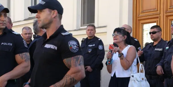Изповедта на Ива Николова от първо лице: Замеряха ме с яйца и домати