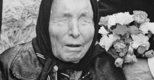 Това ли е новата Ванга? Колони от автомобили и чакащи от Балканите пред къщата на загадъчна пророчица