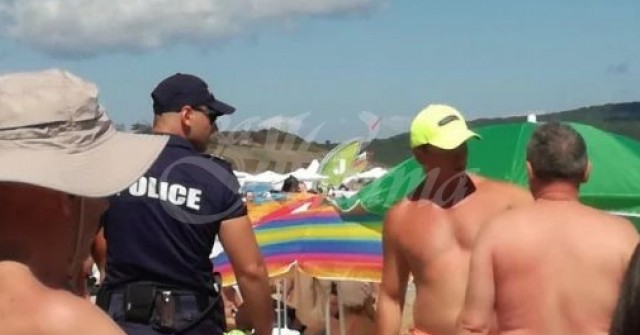 Писъци огласиха плажа на Приморско-Жена гледаше отчаяно към морето да се завърне мъжът, но уви!