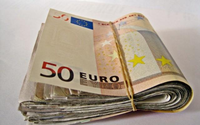 В Германия ще раздават по 1500 евро на човек. У нас кога?