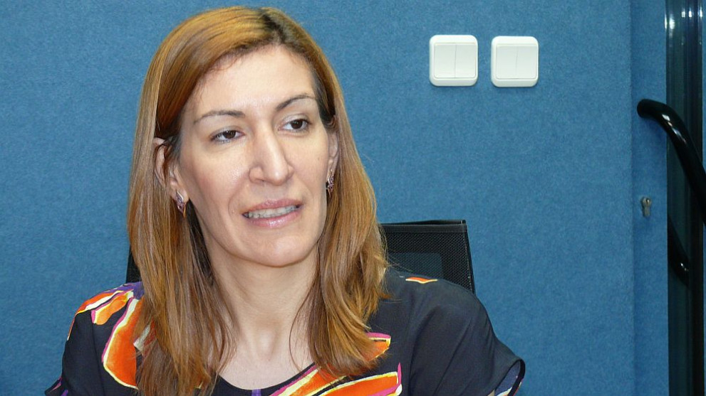 Пълна промяна! Ангелкова си оперира носа и джуките! Като нов човек е, но с обеци за 10 бона! СНИМКИ