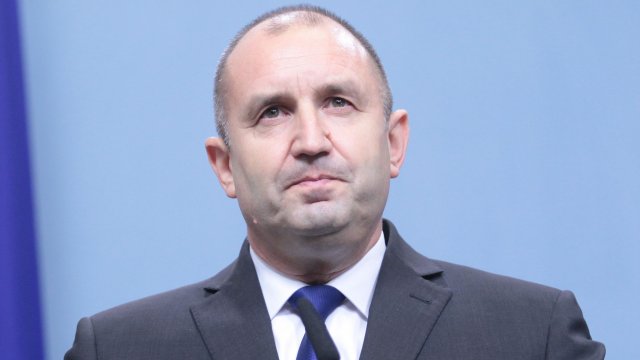 След Борисов: Радев става премиер в сянка, прави средната заплата 2000 лв.!