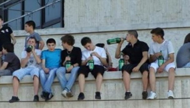 Изповед на една родна учителка: Сложете си камери в къщите, драги родители! Ще умрете като видите как дъщерите ви