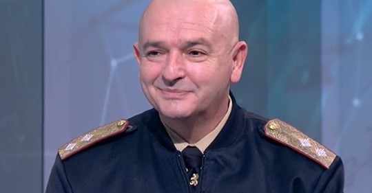 Проф. Кожухарова шамароса ген. Мутафчийски: Имам добри новини, COVID-19 си отива, вече не са нужни строги мерки