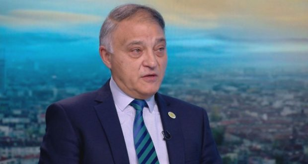 Д-р Свинаров от Александровска болница: Каква ваксина бе, хора, има си българско хапче срещу COVID!
