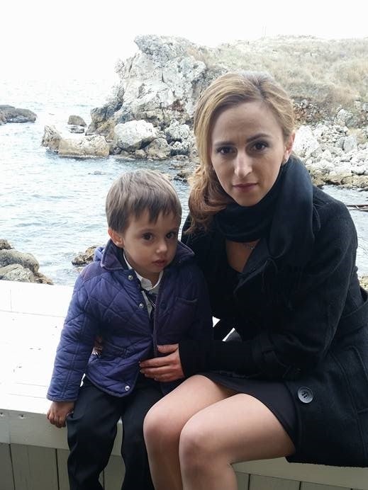 Младата майка Нели и малкия Борко от Каварна имат нужда от помощта на цяла България