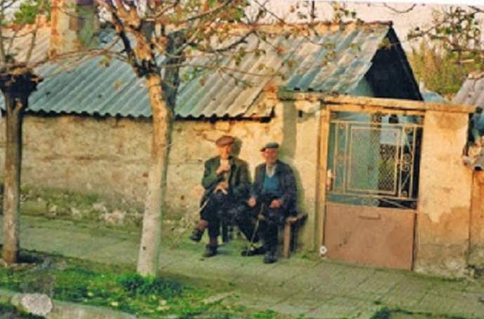 На бащите, които вече ги няма. И на тези, които все още са тук. На теб, тате!