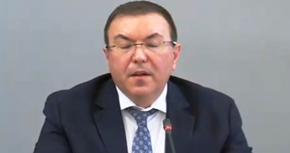 Ако има отворена опаковка с ваксини и няма желаещи по списък, ще се ваксинира наред