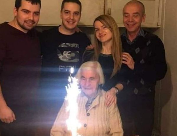 Доц. Мангъров не е от случаен род, 99- годишната му майка е милионерка