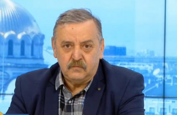 Проф. Кантарджиев: Не взимаме пари за работата ни в щаба, то и затова няма мераклии