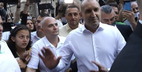 Ето го служебния кабинет на Румен Радев