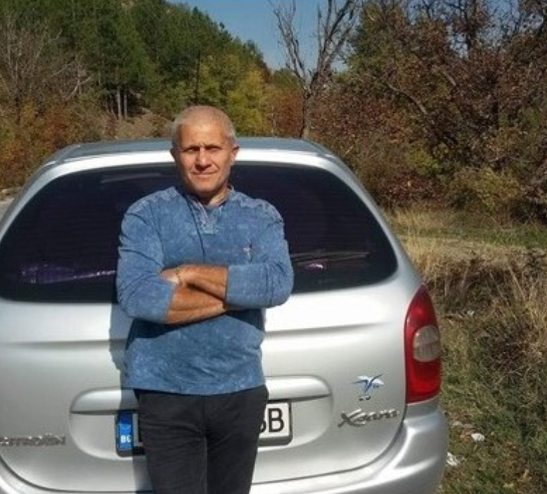 Той успя да спаси 10 деца, но почина зад волана. Той се казва Румен – героят от Слокощица