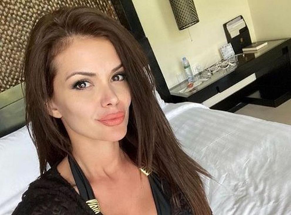 Ето снимка на първата жена и детето на мъжа на Преслава (снимка)