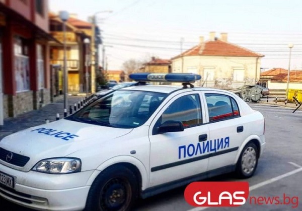 Омъжена чати с чужд мъж, съпругът й го уби – остави му евро в ръцете