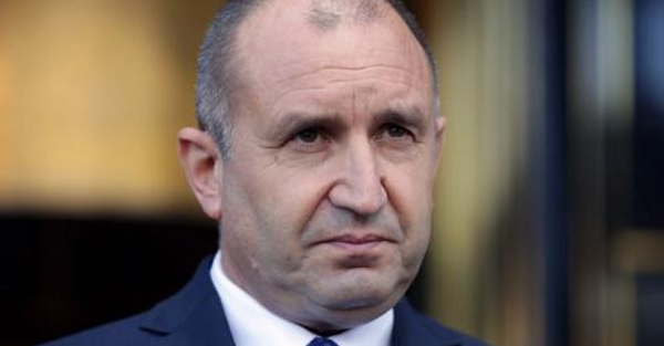 Кошмарни новини за президента Радев, не е на себе си