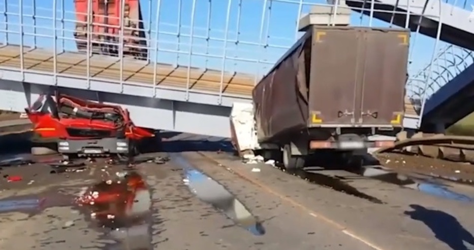 Неописуема трагедия! Срути се пешеходен мост, има загинали