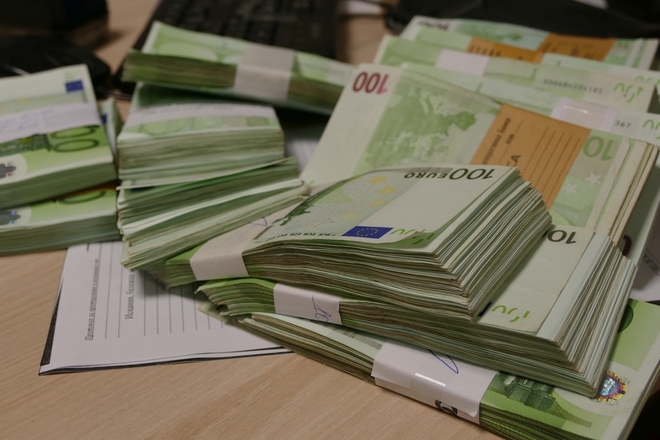 Търсят се 12 мъже и 12 жени за експеримент: Лежиш 30 дни на легло и получаваш 11 хиляди евро