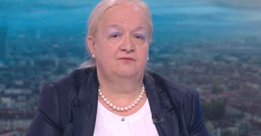 Алена за 2022: Бащи ще застават срещу синовете си, майки – срещу дъщерите си