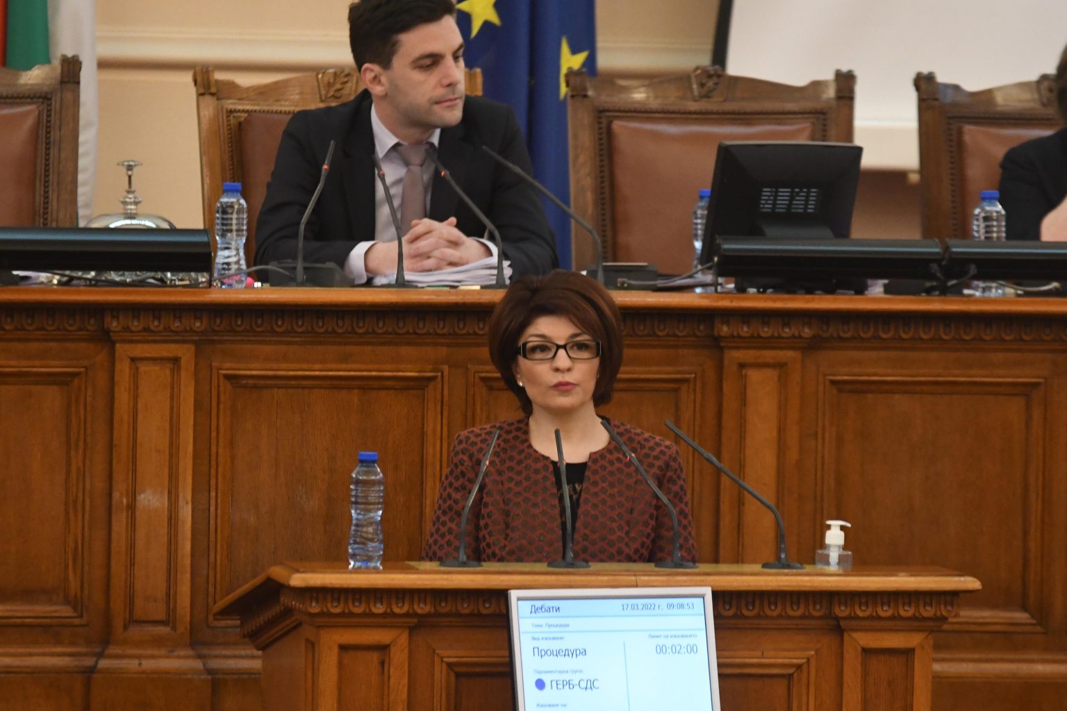 Шефката на ГЕРБ сложи кръст на Киро и ДБ: От 2 дни някаква истерия броди и бълва лъжи