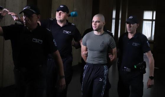 Студен душ за новата фуста на Централен софийски затвор! „Шляпането“ от мъжагите за прокурорското синче от Перник няма да има край още 16 години