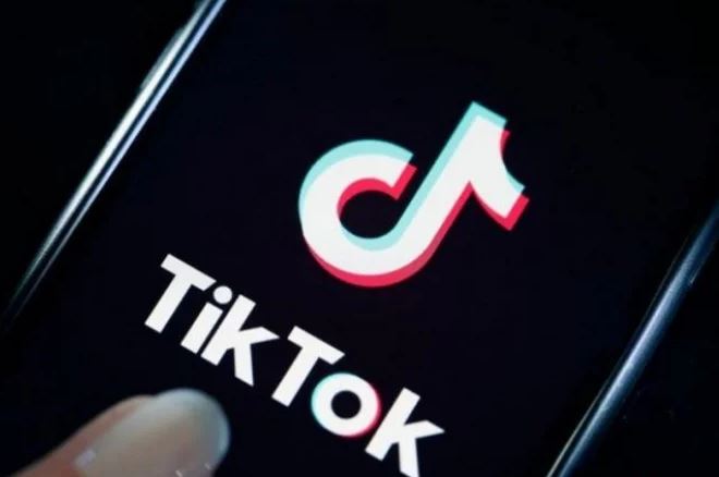 Трагедия: Млада търновка направи опит за самоубийство на живо в „ТикТок“