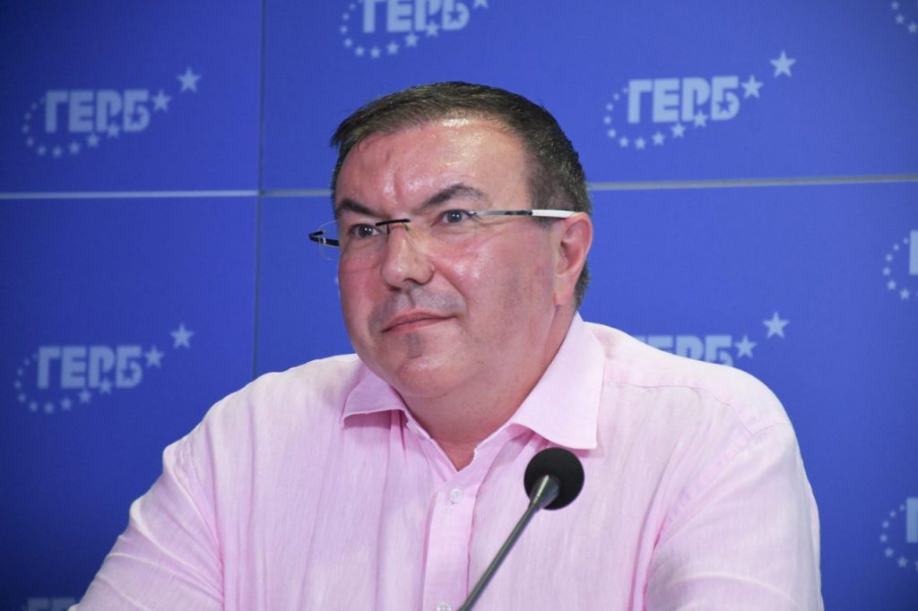 Професор от Герб се срещна с избиратели, не е за вярване от какво се оплакаха те