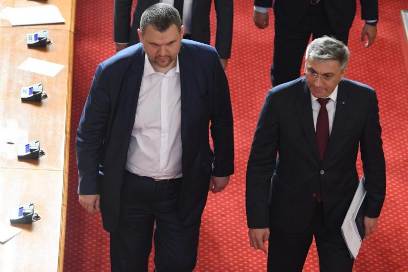 Пеевски, който сложи Гешев на поста, сега се закани да го посече: Няма нужда вече от него