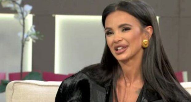 Дъщерята на Мария с първо гадже-Ето колко е пораснала и кфлее вече-Снимка