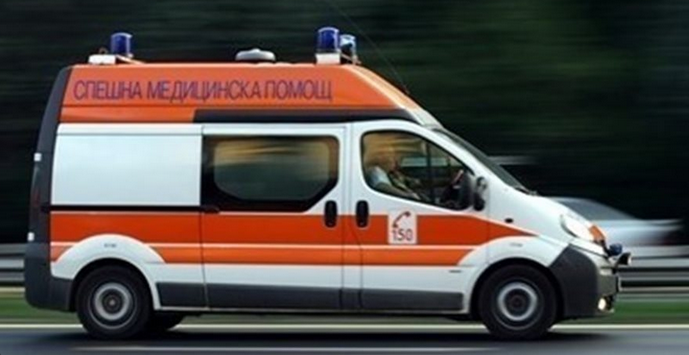 Фучат линейки, вият сирени: Тежко меле между три коли край Враца