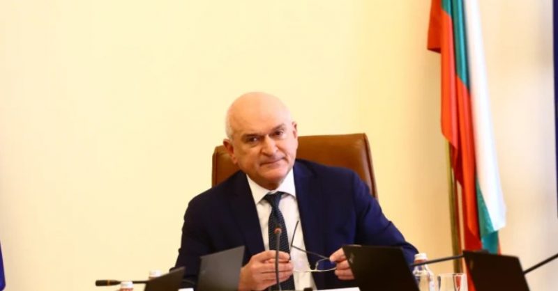Главчев се отказва близо 10 бона заплата, ето колко пари взима като премиер
