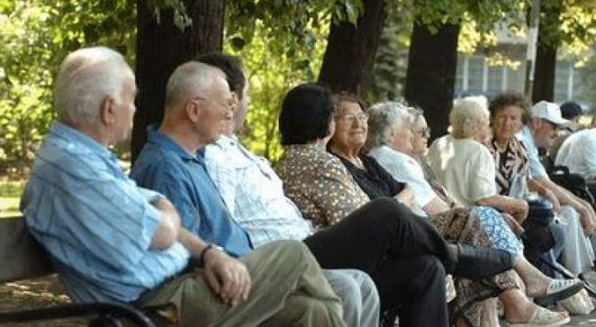 Служебният социален министър зарадва пенсионерите! По 100 и 50 лева за великденски добавки!?